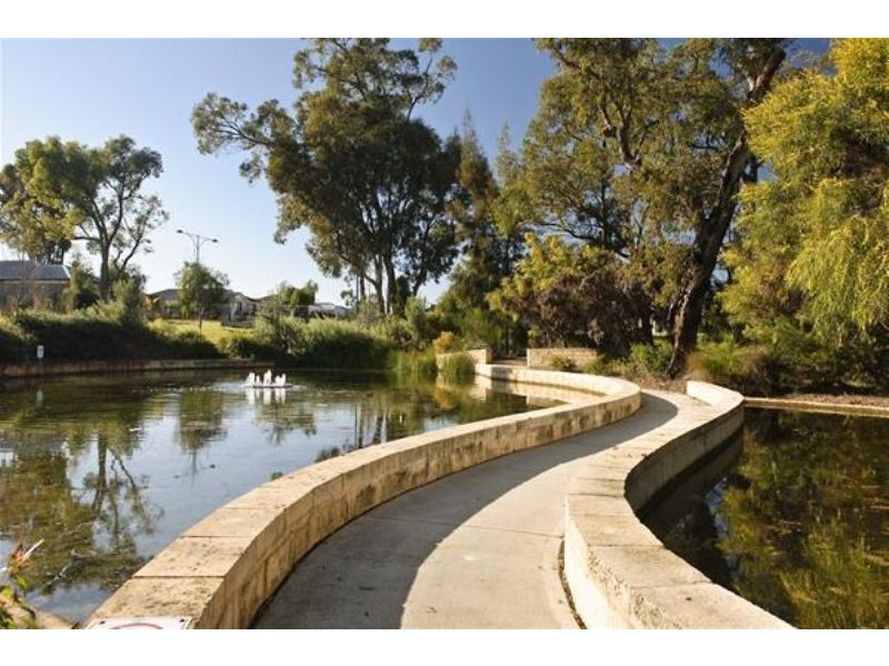 2 Cookham Green, Wellard WA 6170