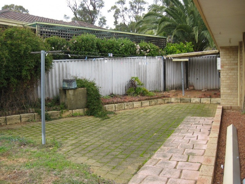 39 Parkway Gardens, Parmelia WA 6167