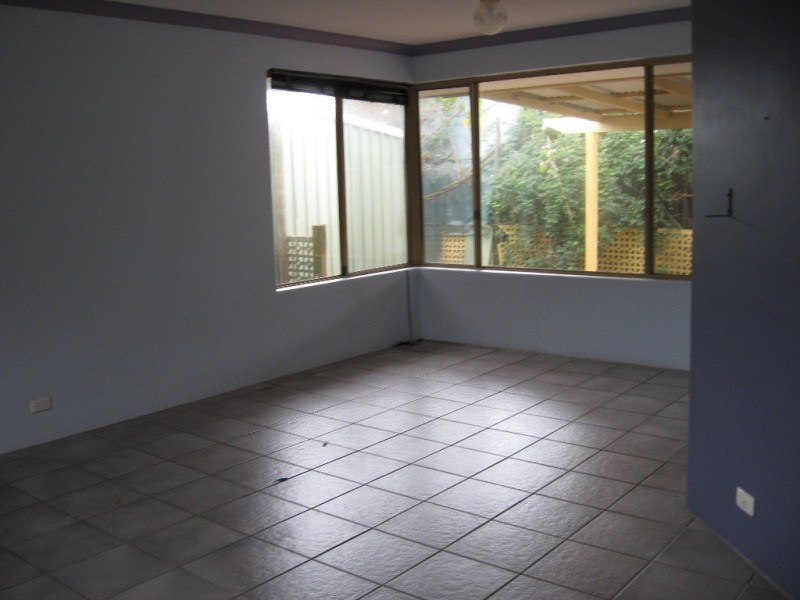 39 Parkway Gardens, Parmelia WA 6167