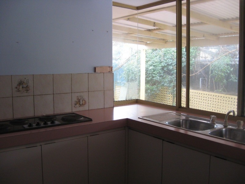 39 Parkway Gardens, Parmelia WA 6167