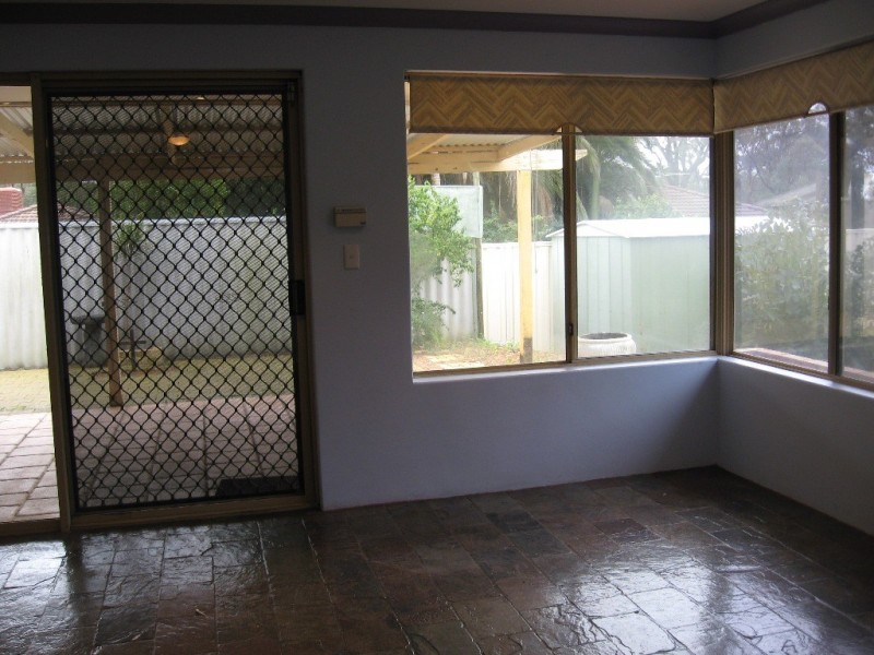 39 Parkway Gardens, Parmelia WA 6167