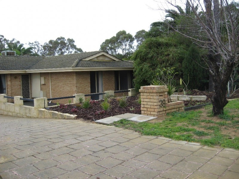 39 Parkway Gardens, Parmelia WA 6167