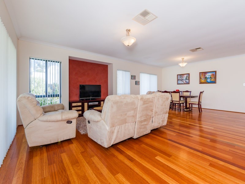 152 Runnymede Gate, Leda WA 6170