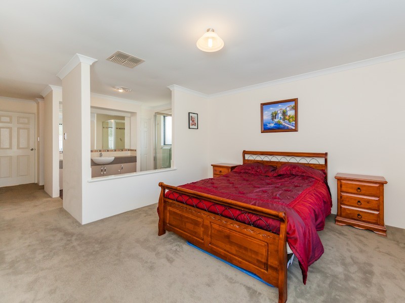 152 Runnymede Gate, Leda WA 6170