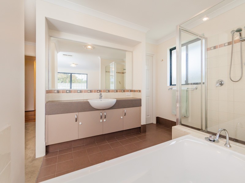 152 Runnymede Gate, Leda WA 6170