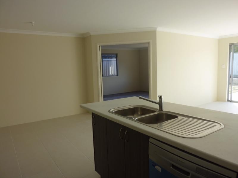 13A Warner Road, Parmelia WA 6167