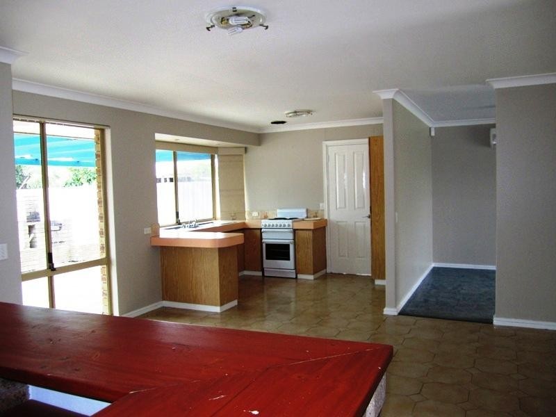 22 Broadwater Gardens, South Lake WA 6164