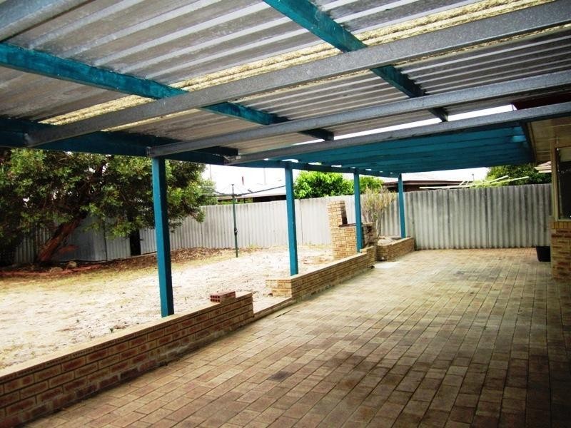 22 Broadwater Gardens, South Lake WA 6164