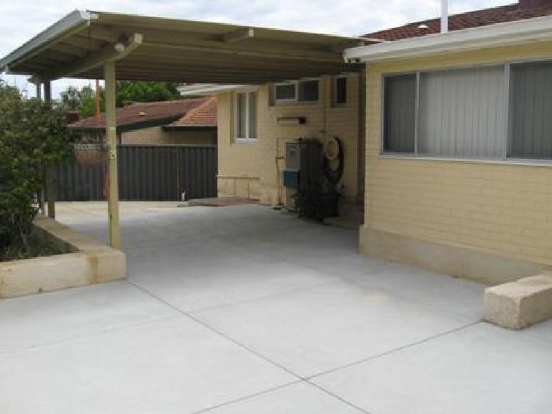 8 Blay Road, Calista WA 6167