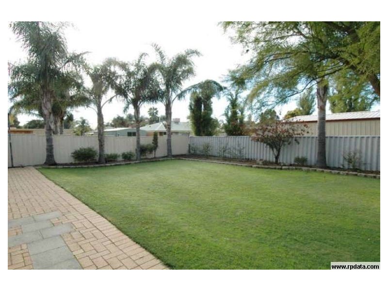 30 Riverside Lane, Seville Grove WA 6112