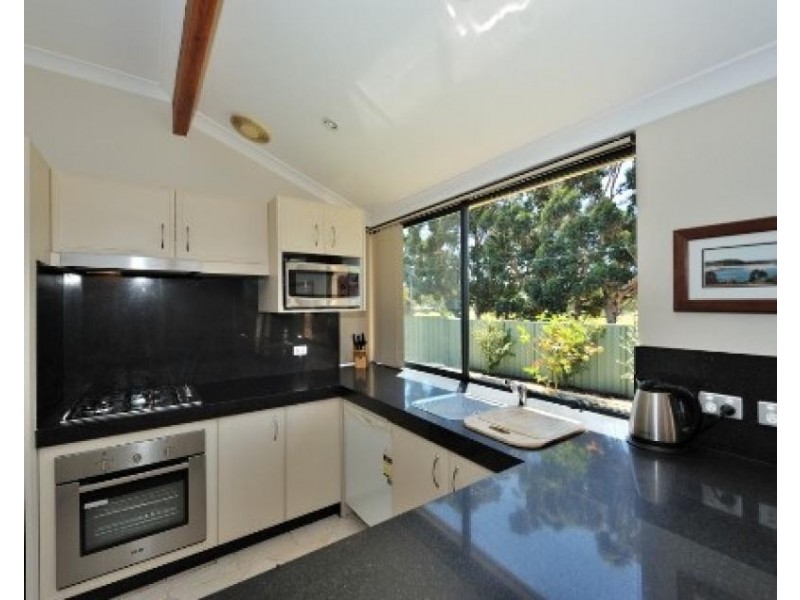 1 Truslove Close, Willagee WA 6156