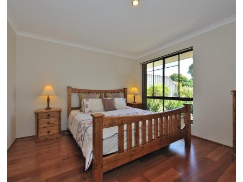 1 Truslove Close, Willagee WA 6156