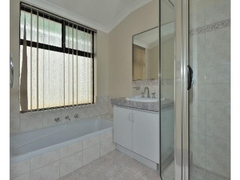 1 Truslove Close, Willagee WA 6156