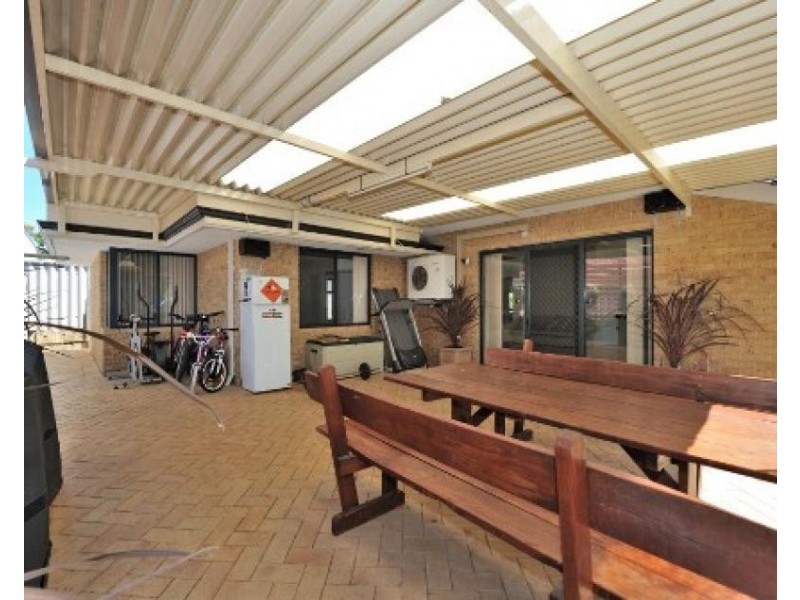 1 Truslove Close, Willagee WA 6156