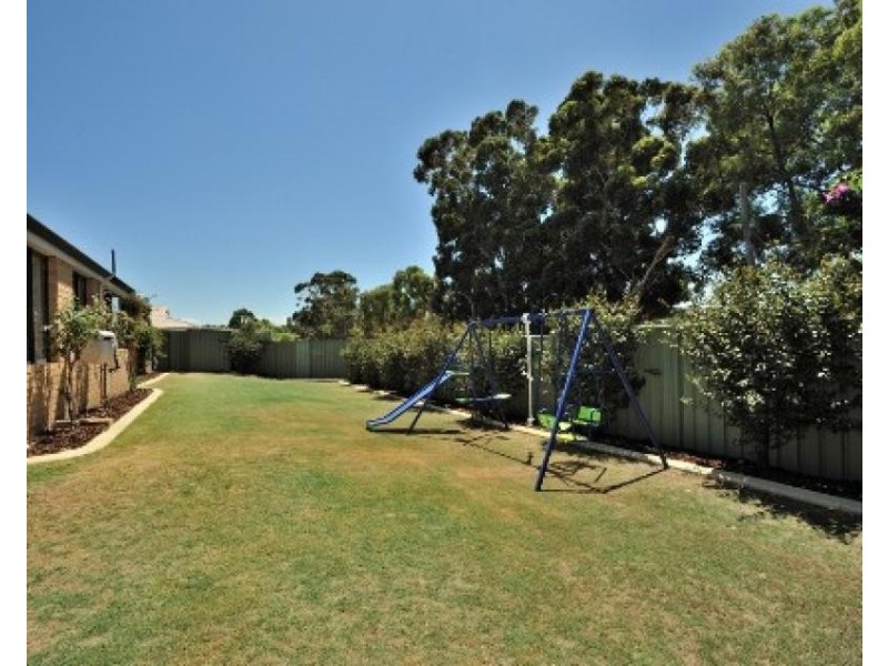 1 Truslove Close, Willagee WA 6156