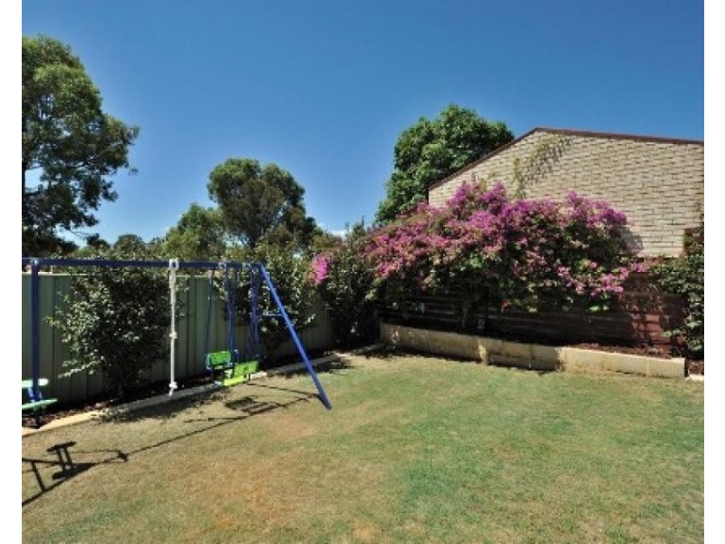 1 Truslove Close, Willagee WA 6156