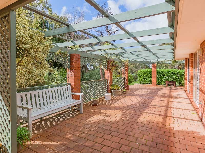 4 Glazier Grove, Wellard WA 6170