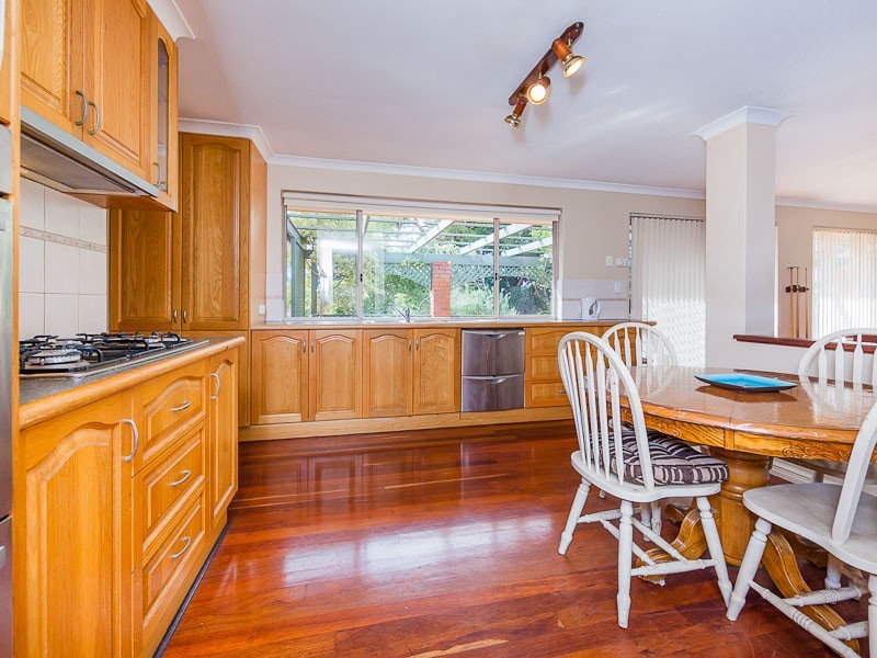 4 Glazier Grove, Wellard WA 6170