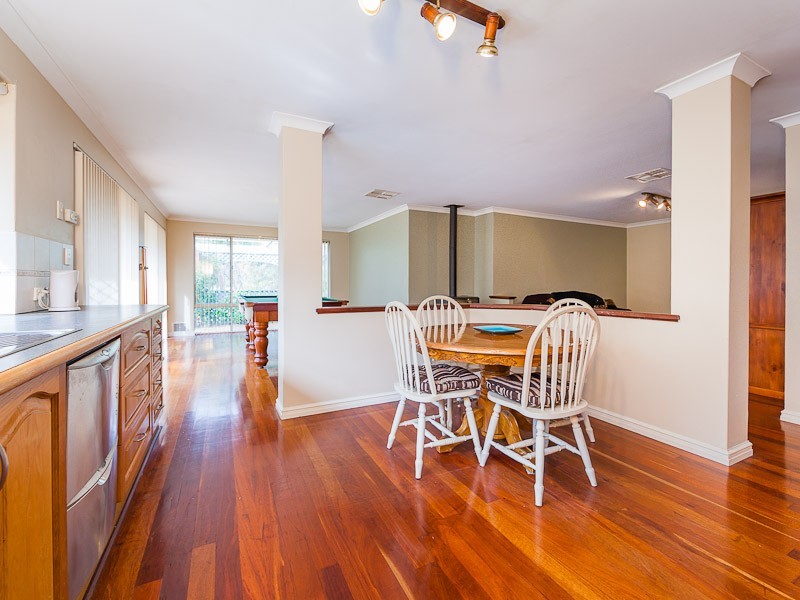 4 Glazier Grove, Wellard WA 6170