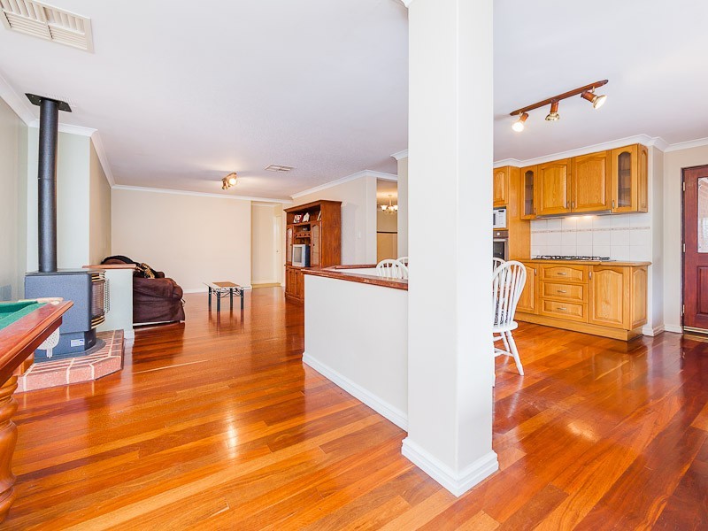 4 Glazier Grove, Wellard WA 6170