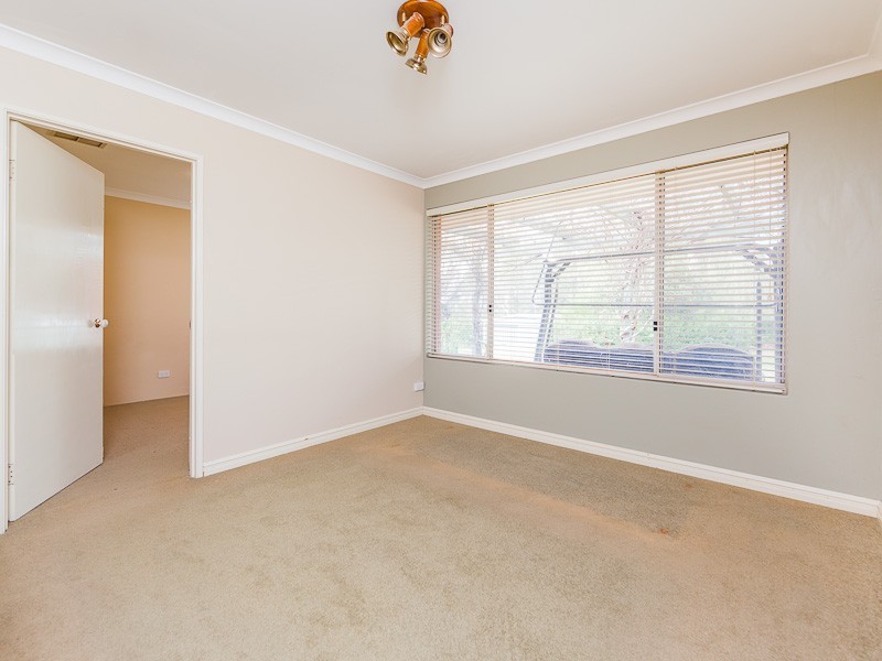 4 Glazier Grove, Wellard WA 6170