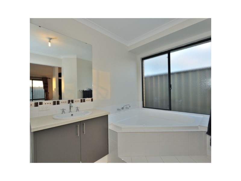 7 Taunton Mews, Leda WA 6170