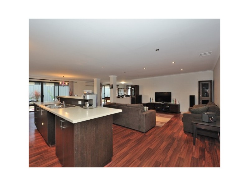 7 Taunton Mews, Leda WA 6170