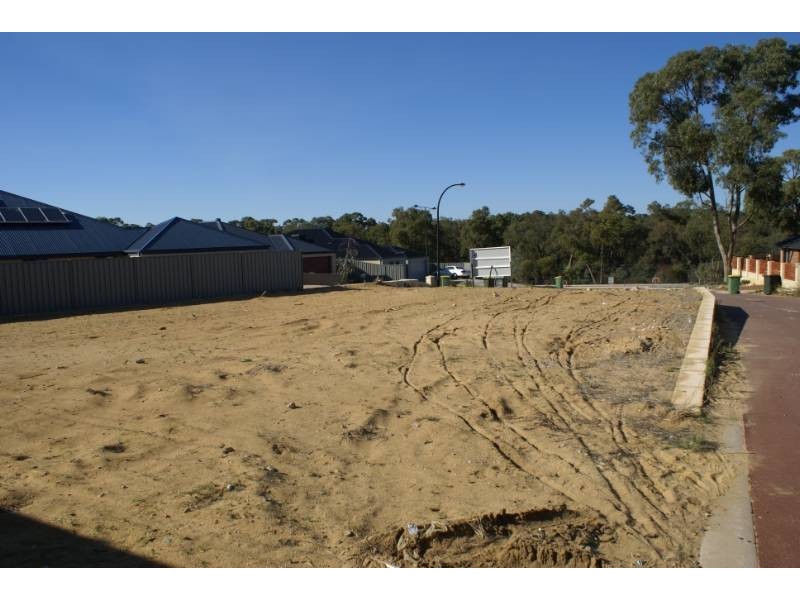 8 Berrow Place, Leda WA 6170