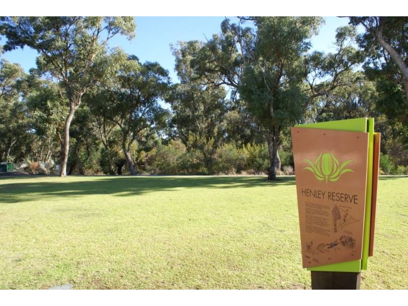 8 Berrow Place, Leda WA 6170