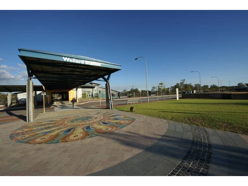 8 Berrow Place, Leda WA 6170