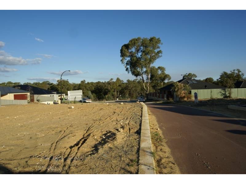 8 Berrow Place, Leda WA 6170