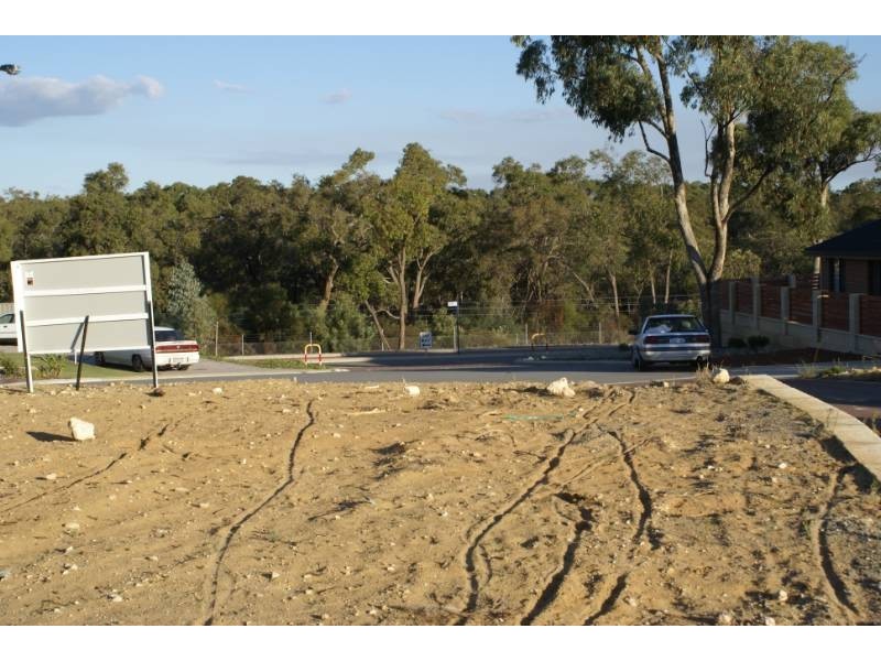8 Berrow Place, Leda WA 6170