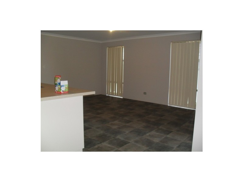 18 Shaftesbury Way, Wellard WA 6170