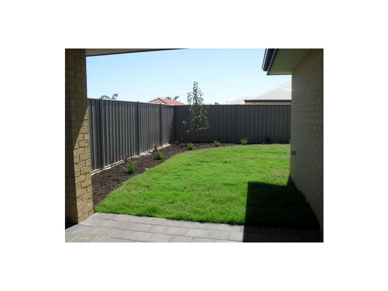 18 Shaftesbury Way, Wellard WA 6170