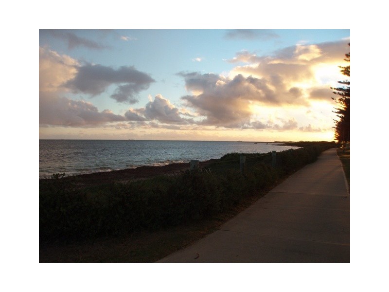 12 June Road, Safety Bay WA 6169