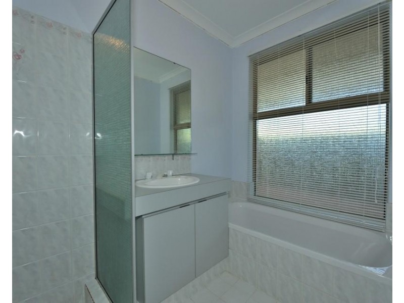 30 Perham Crescent, Leda WA 6170