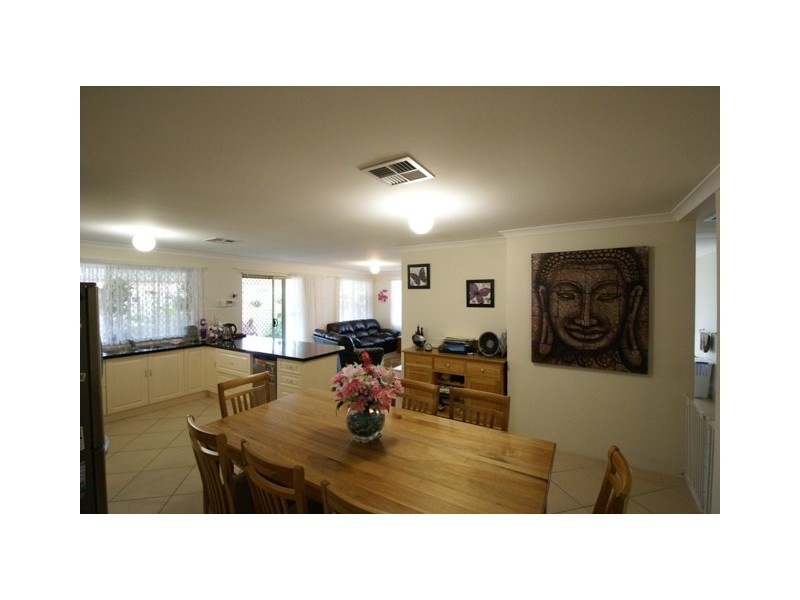 40 Whitebread Way, Leda WA 6170