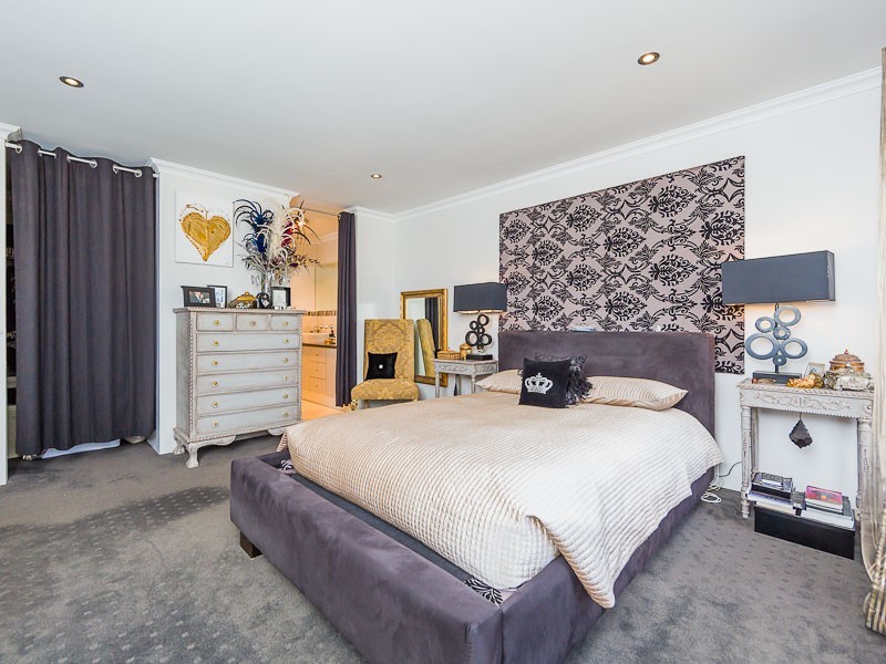 16 Fareham Crescent, Wellard WA 6170