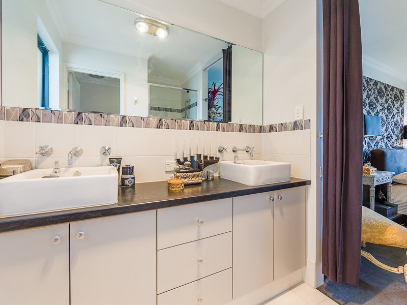 16 Fareham Crescent, Wellard WA 6170