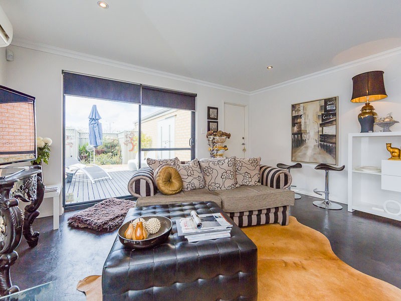 16 Fareham Crescent, Wellard WA 6170