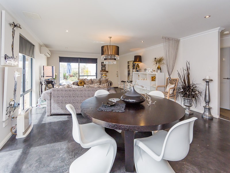 16 Fareham Crescent, Wellard WA 6170