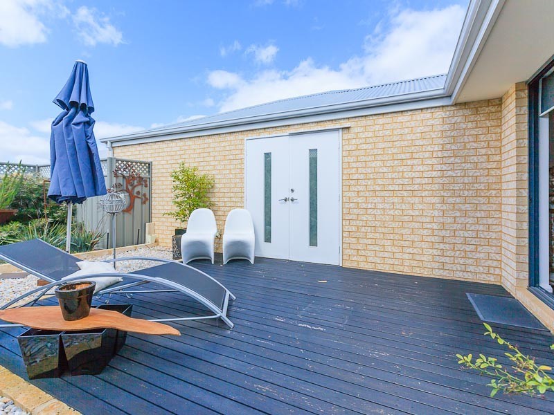 16 Fareham Crescent, Wellard WA 6170