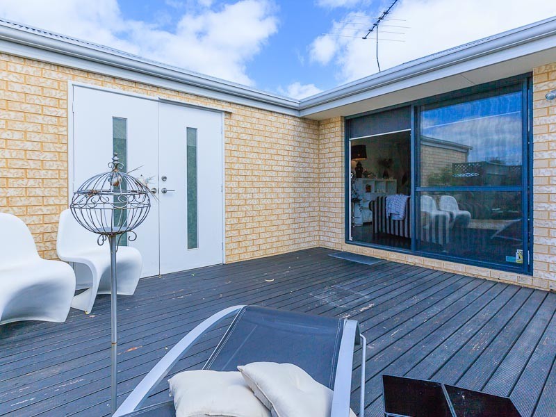 16 Fareham Crescent, Wellard WA 6170