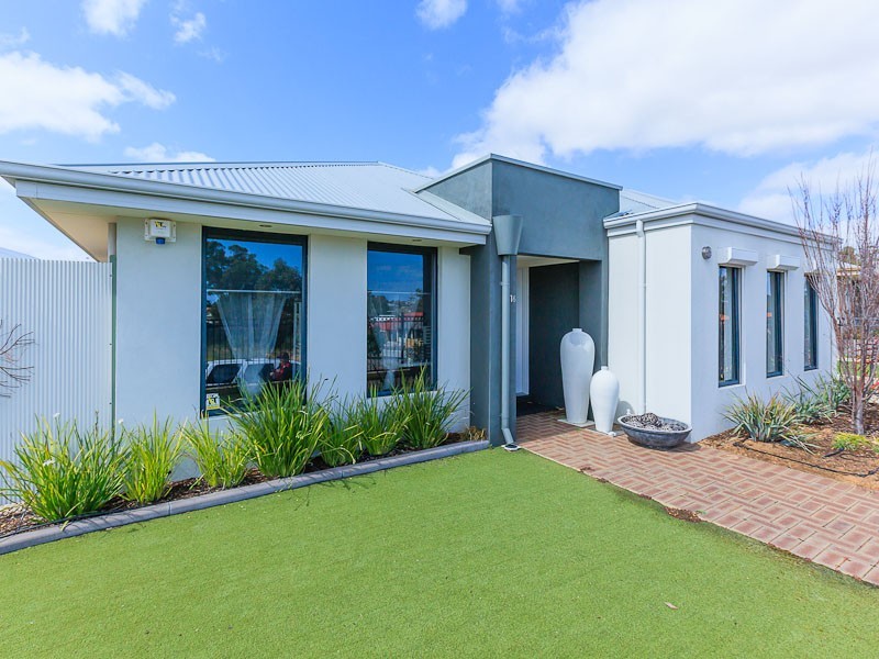 16 Fareham Crescent, Wellard WA 6170