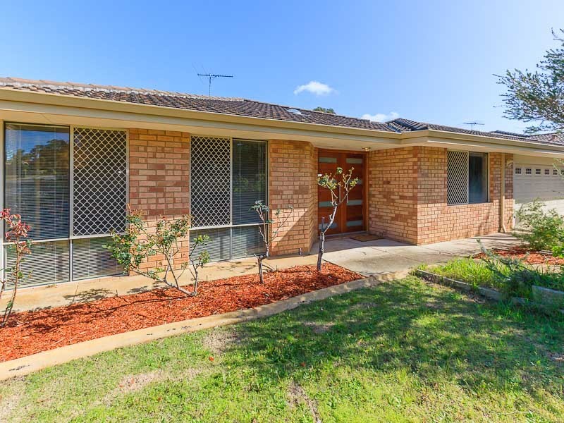 1 Robbins Retreat, Leda WA 6170