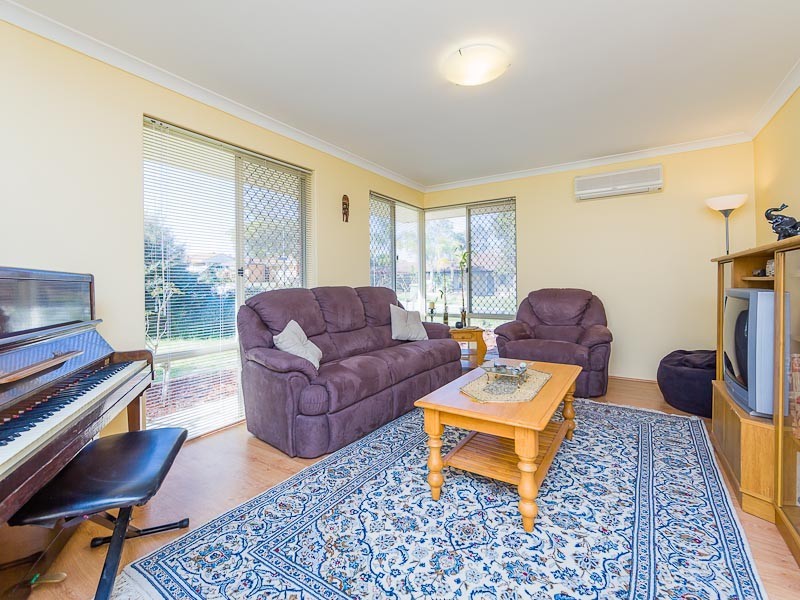 1 Robbins Retreat, Leda WA 6170