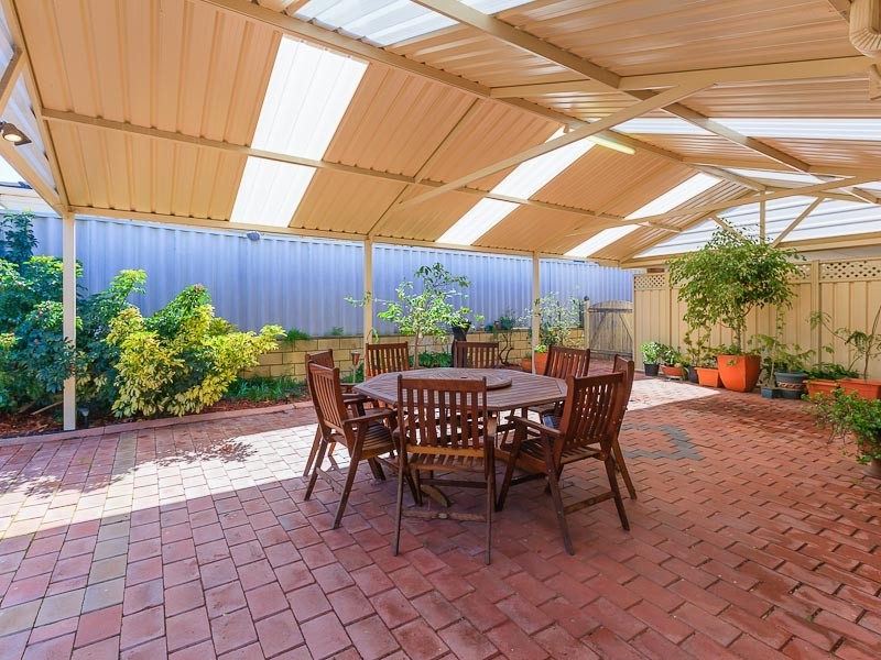 1 Robbins Retreat, Leda WA 6170