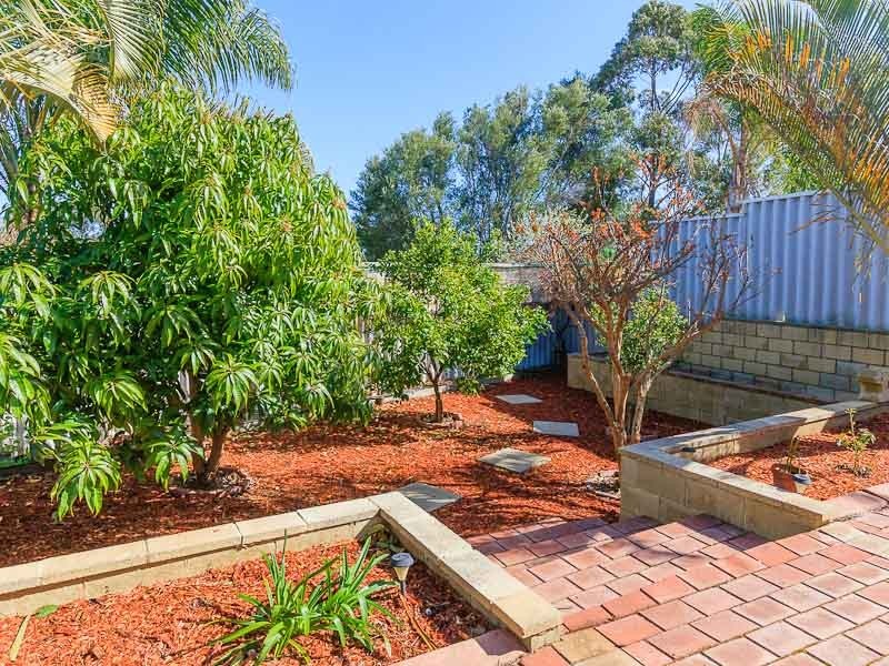 1 Robbins Retreat, Leda WA 6170