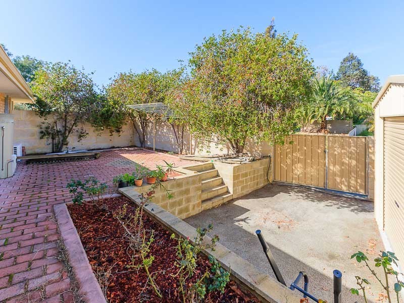 1 Robbins Retreat, Leda WA 6170