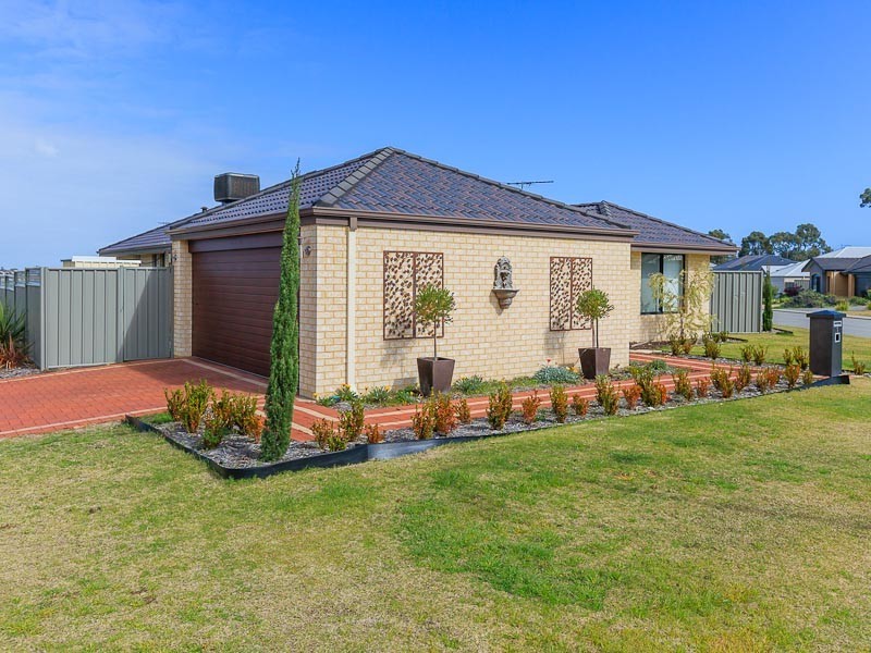 1 Chertsey Way, Wellard WA 6170